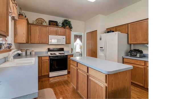 Building Photo - 2962 Savannah Dr