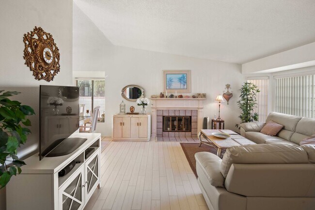 Foto del edificio - Wonderful Single Story Home with Great Yard in Santa Clarita!