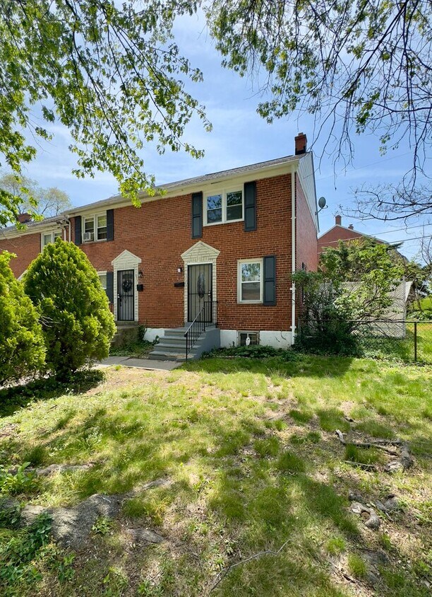 Foto principal - Charming 2Bed/1Bath in Cameron Village, MD