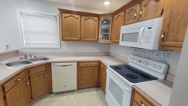 Foto del edificio - Welcome To An Adorable And Well-Maintained 3-Bedroom Home