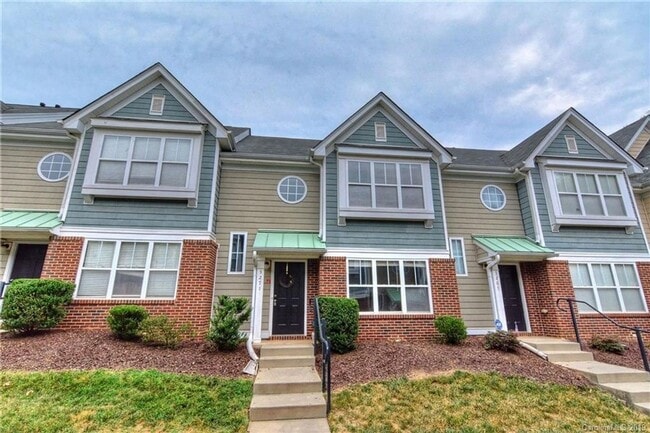 Building Photo - Charming 2BR Townhome in Charlotte