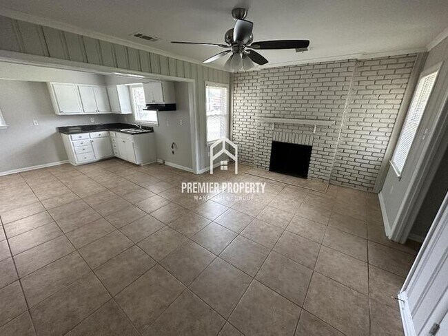Foto del edificio - FIRST MONTHS RENT FREE!