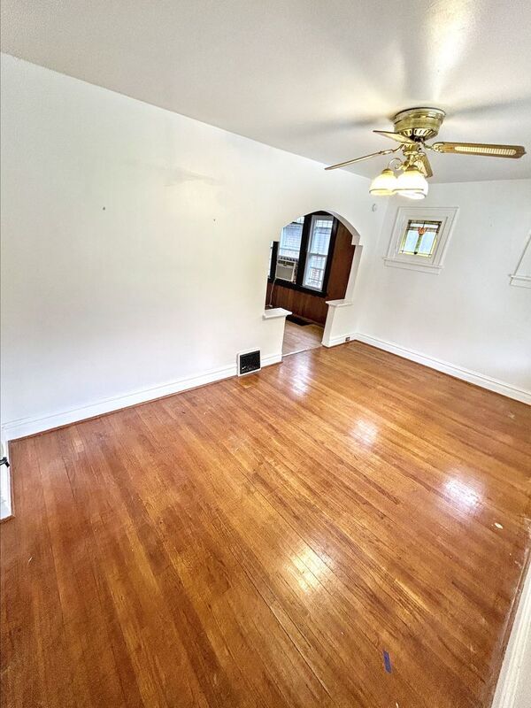 Foto del edificio - 5457 Beacon Ave