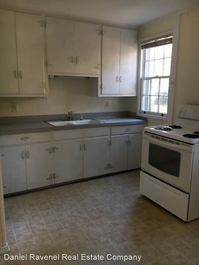 Building Photo - 2 br, 1 bath House - 99 Collingwood Avenue