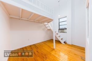 Building Photo - 220 25th St