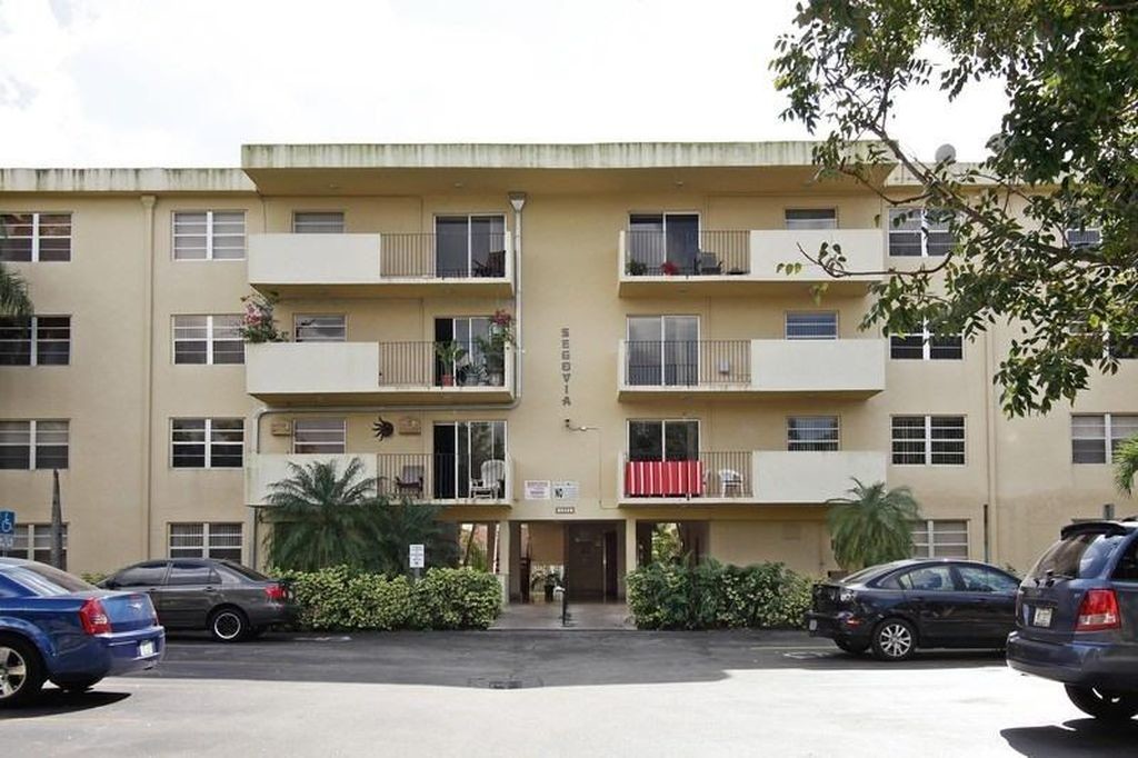 Primary Photo - 1221 SW 122nd Ave