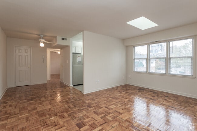 1BR, 1BA - 648 SF - Park Georgetown Apartments