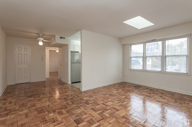 1BR, 1BA - 648 SF - Park Georgetown