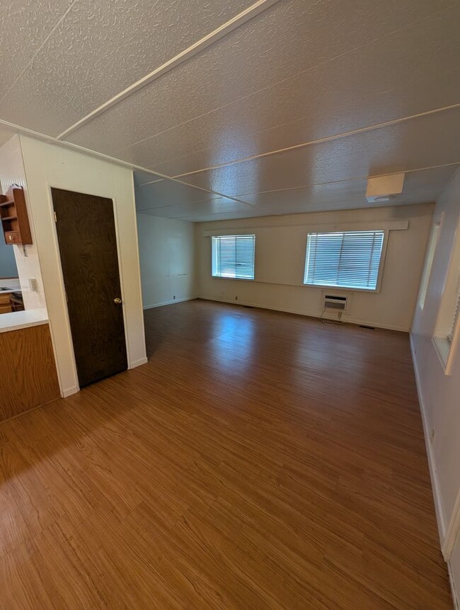 Building Photo - 2 Bedroom 2 Bath Manufactured Home