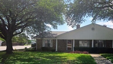 Building Photo - 801 Livingston Dr