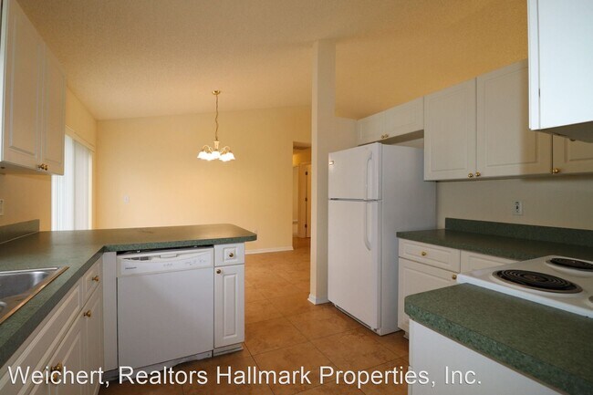 Building Photo - 3 br, 2 bath House - 690 Walnut