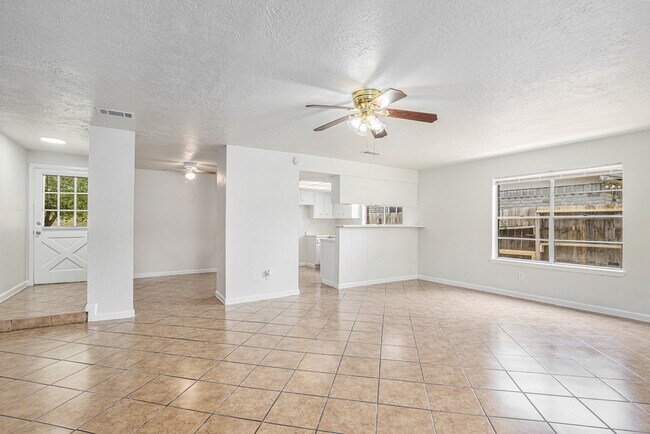 Foto del edificio - 9418 Spiralwood Ln