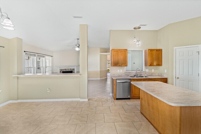 Foto del edificio - 8778 Faye Ct