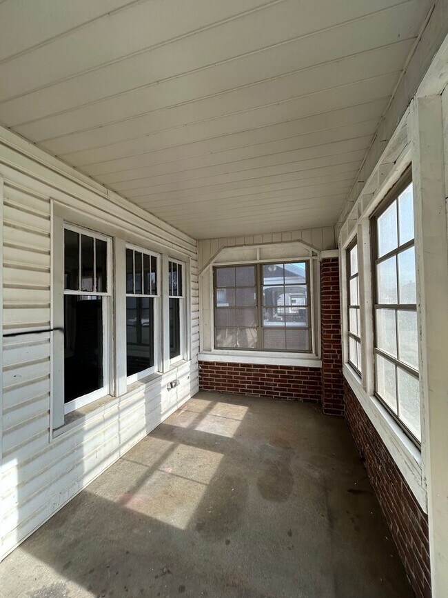 Foto del edificio - Updated 3-Bedroom, 1-Bathroom Home – $1,40...