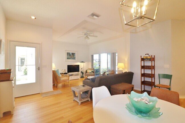 Foto del edificio - 1812 Sandhill Crane Dr