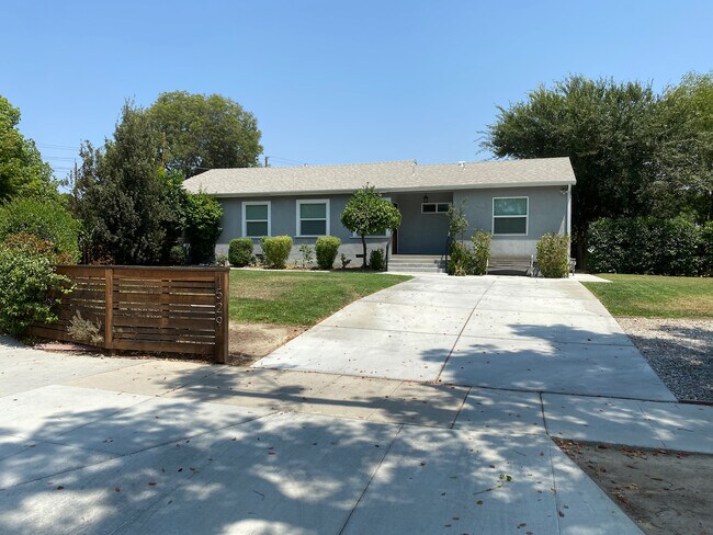Building Photo - 1529 N Edison Blvd
