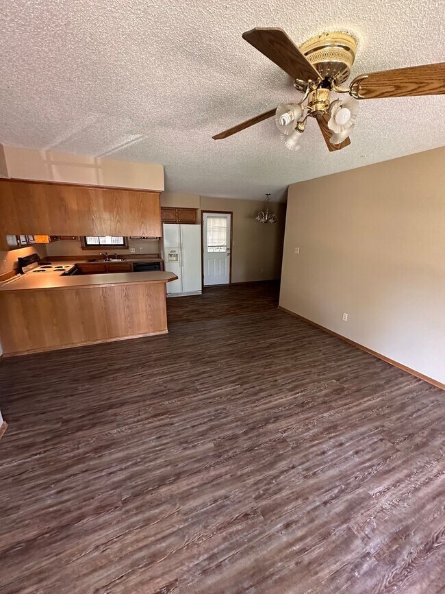 Foto del edificio - 1207 N Quincy Ave