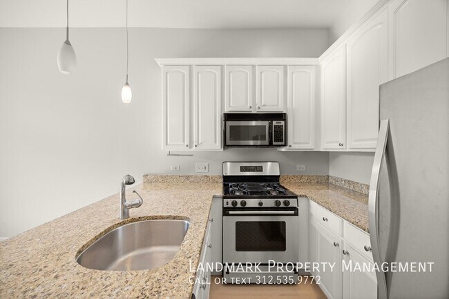 Foto del edificio - 1546 N Hudson Ave