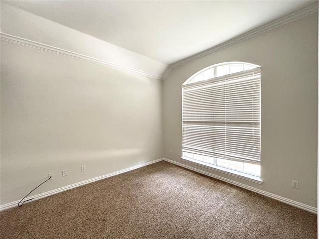 Foto del edificio - 15881 Grove Crest Dr