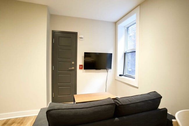 Building Photo - 3536 Rue Durocher
