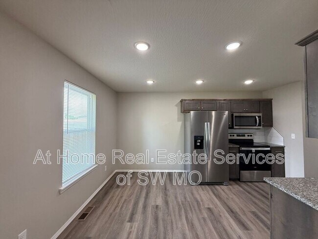 Building Photo - 801 E Watermill Cir
