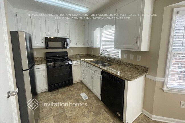 Building Photo - 166 Bluebird Dr