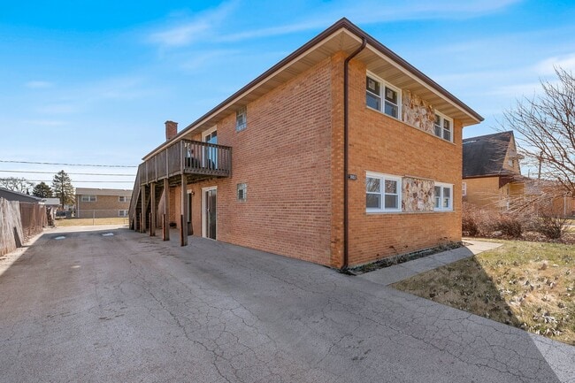 Building Photo - 7653 Roberts Rd