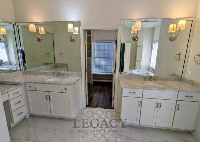 Foto del edificio - 9238 Greensboro Ct