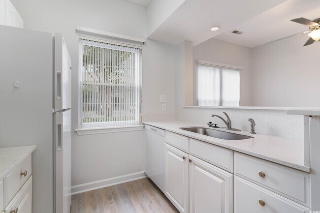 Building Photo - 500 Willow Green Dr