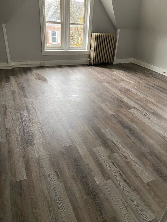 Building Photo - 405 Green Terrace