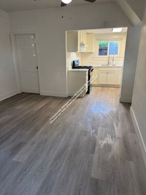 Building Photo - 1033 Magnolia St