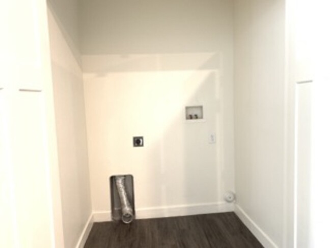 Building Photo - 722 E 500 S