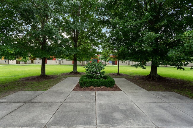 Building Photo - 1855 Brightside Dr