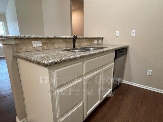 Building Photo - 1721 Everglade Ct