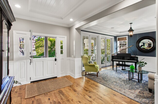 Building Photo - 13 Cape Danbury