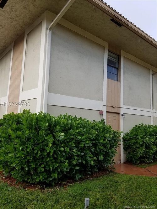 Foto del edificio - 8803 W Sample Rd