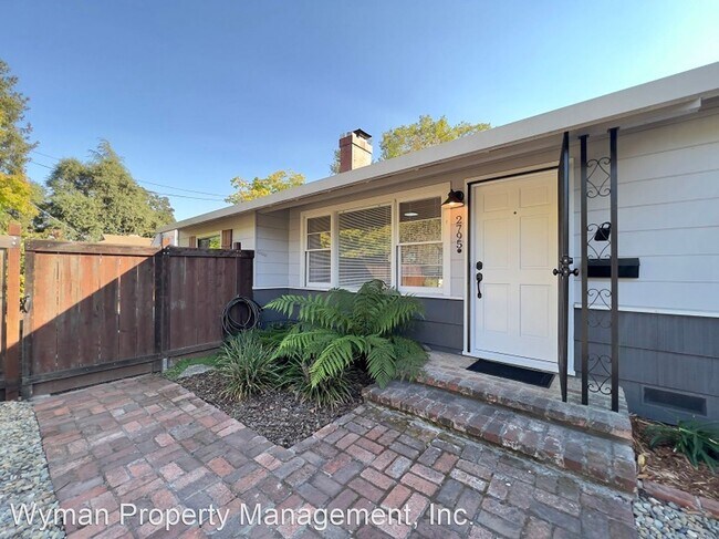 Building Photo - 2 br, 1 bath House - 2795 Laurel Street