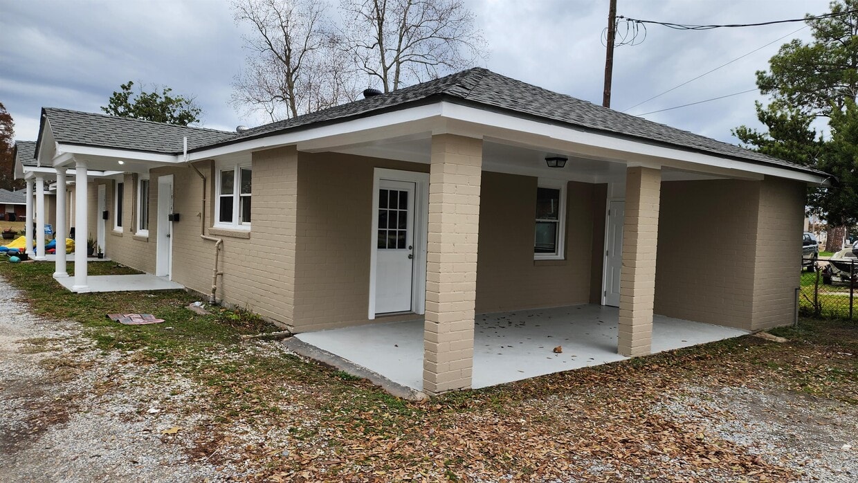 Building Photo - 1912 Ree St