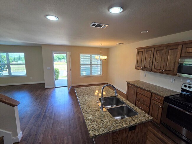 Foto del edificio - FOR LEASE!! Great location!