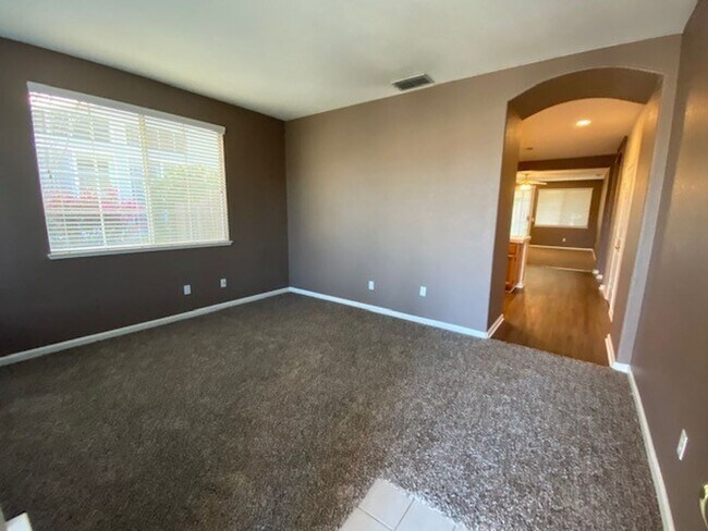 Foto del edificio - Nice Roseville home!