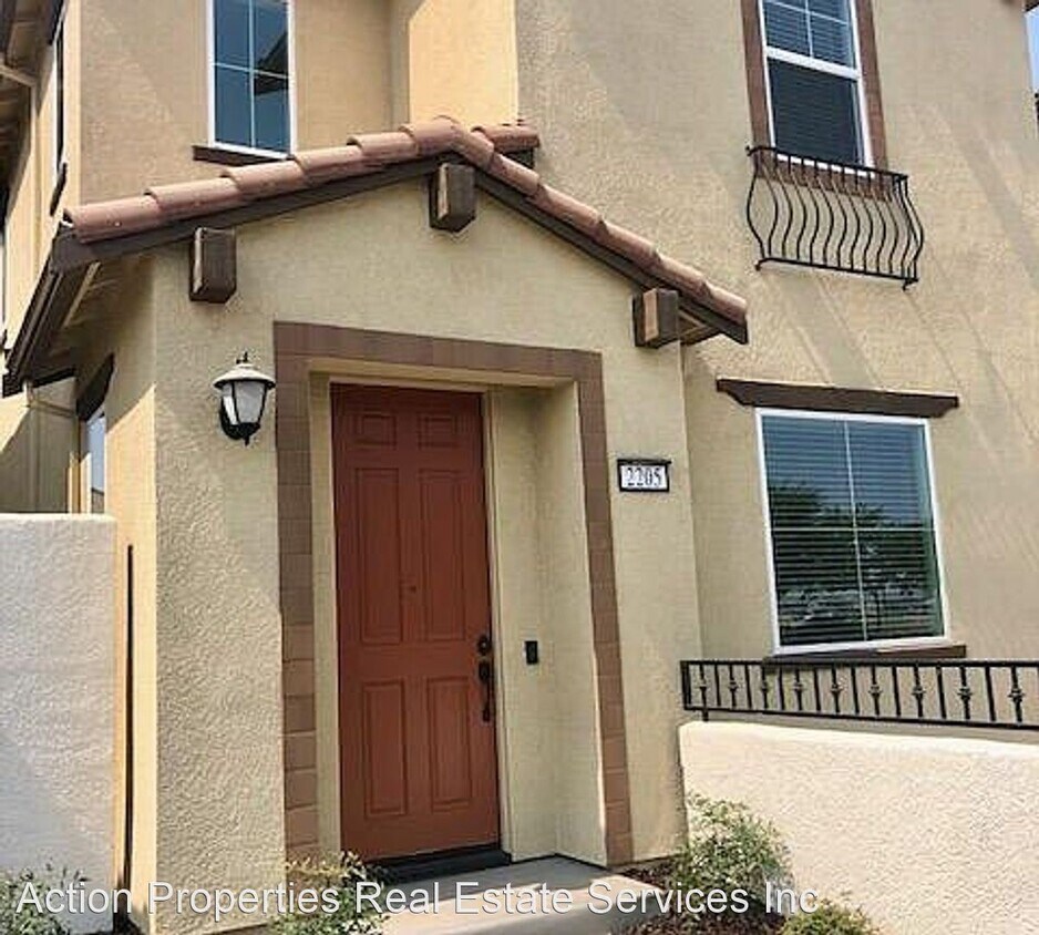 Primary Photo - 3 br, 2.5 bath House - 2205 Pleasant Grove...
