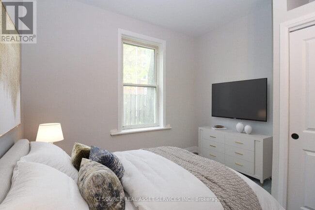 Building Photo - 291 Stewart St