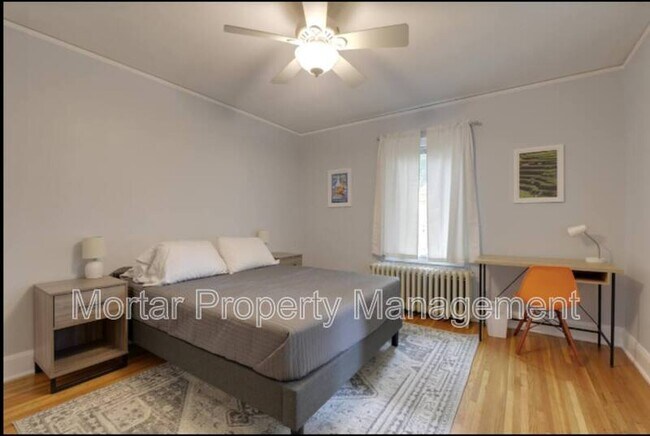 Foto del edificio - 1166 Randolph Ave