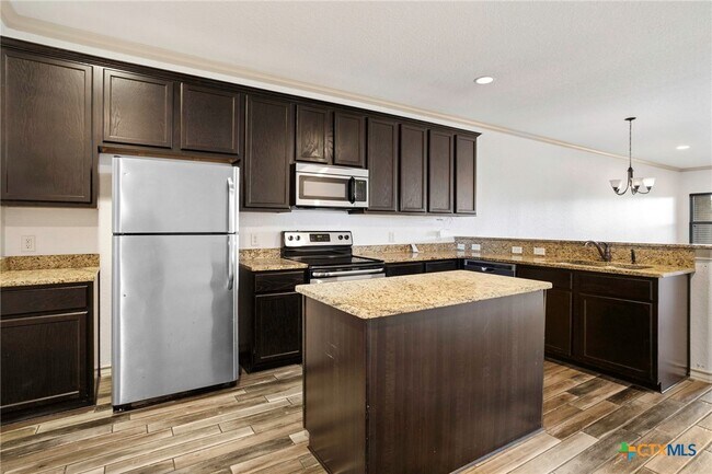 Building Photo - 1005 Tripp Ln