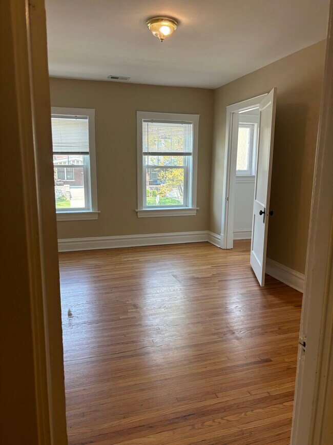 Foto del edificio - 5820 South Grand