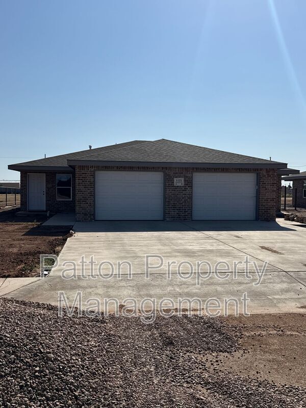 Building Photo - 1121 Mesquite