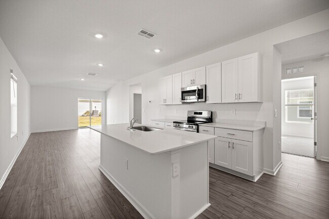 Building Photo - 3 Bedroom Home in NE Ocala – Available Early September!