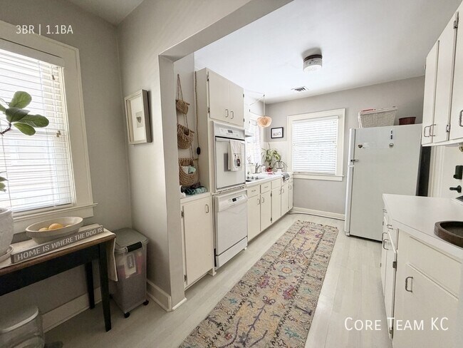 Building Photo - 4819 Jarboe St