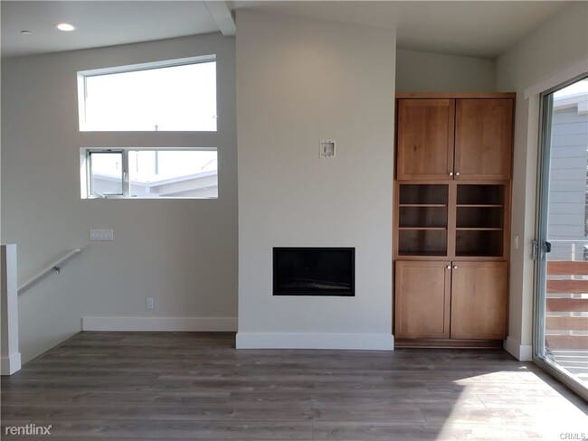 Building Photo - 3 br, 1.5 bath House - 34601 Camino El Mol...