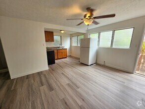 Building Photo - 1487 Alencastre St
